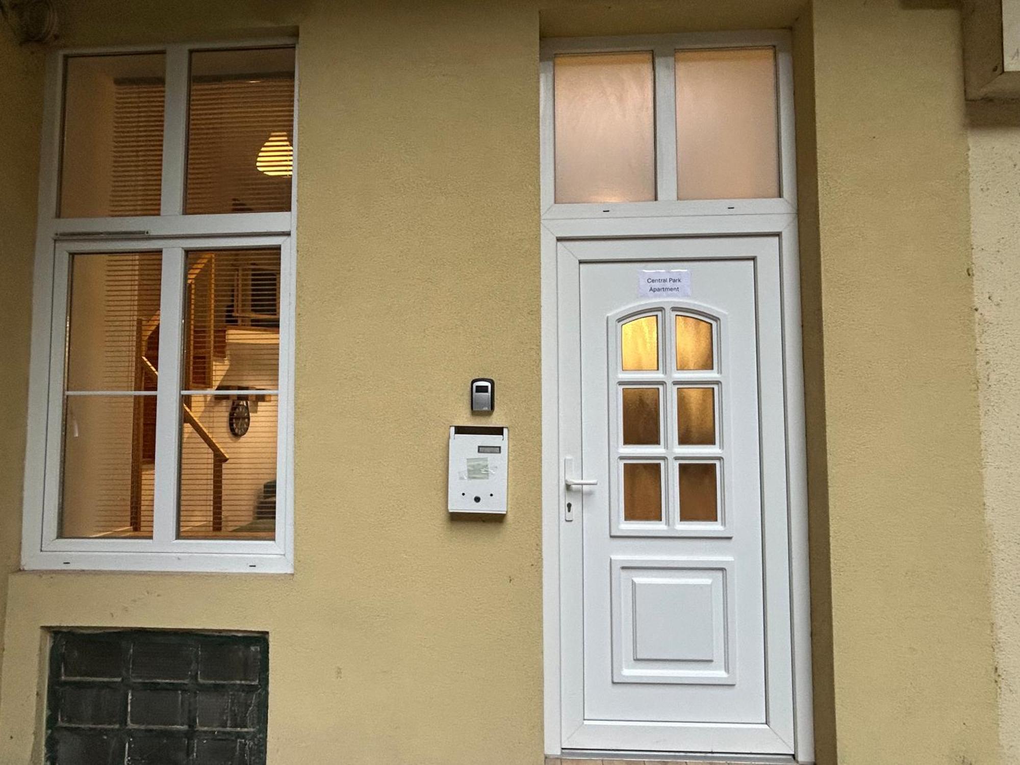 Central Park Apartman, Budapest